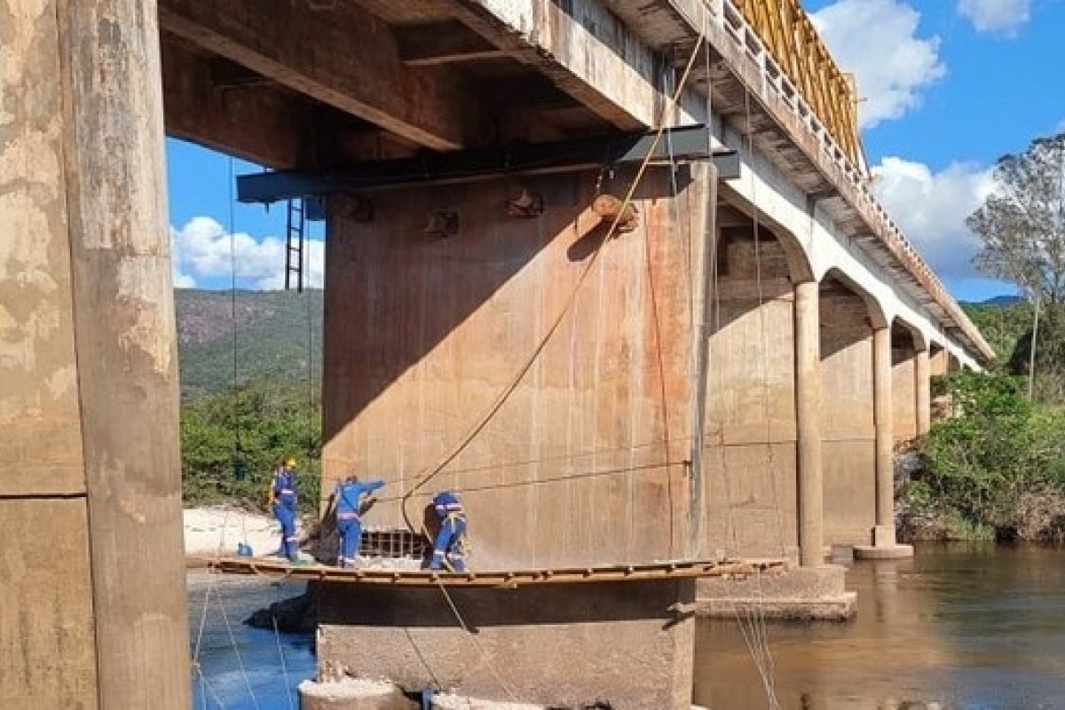 Junto a Jerônimo, ministro Renan Filho anuncia mais de R$ 100 para obras na ponte sobre Rio Jequitinhonha