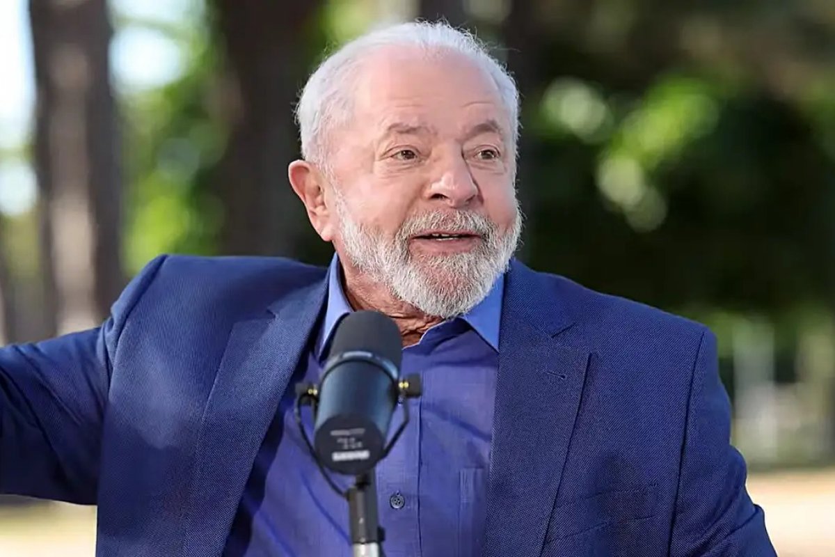 Lula chama Bolsonaro de fujão e diz que ele 'se borrou todo' após perder eleição em 2022