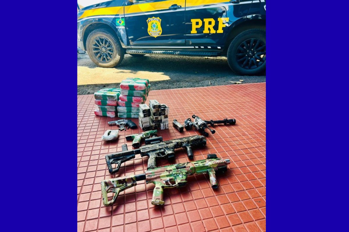 Dupla é presa transportando drogas, armas, munições e granadas em ônibus no sudoeste da Bahia