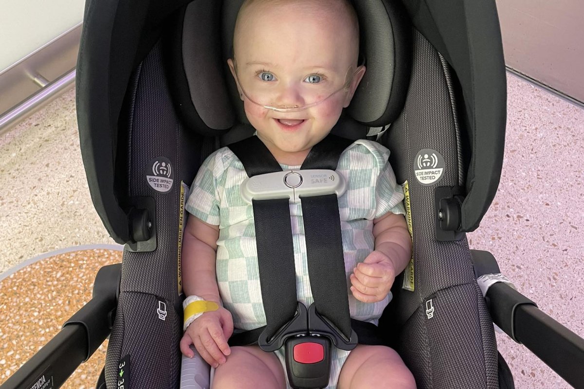 Bebê mais prematuro do mundo completa 1 ano de vida