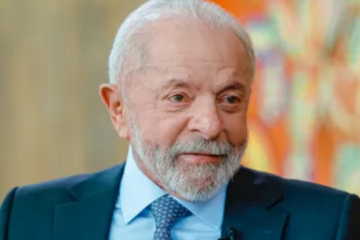 Lula diz que Trump foi "induzido a acreditar numa mentira" de perseguição a Bolsonaro