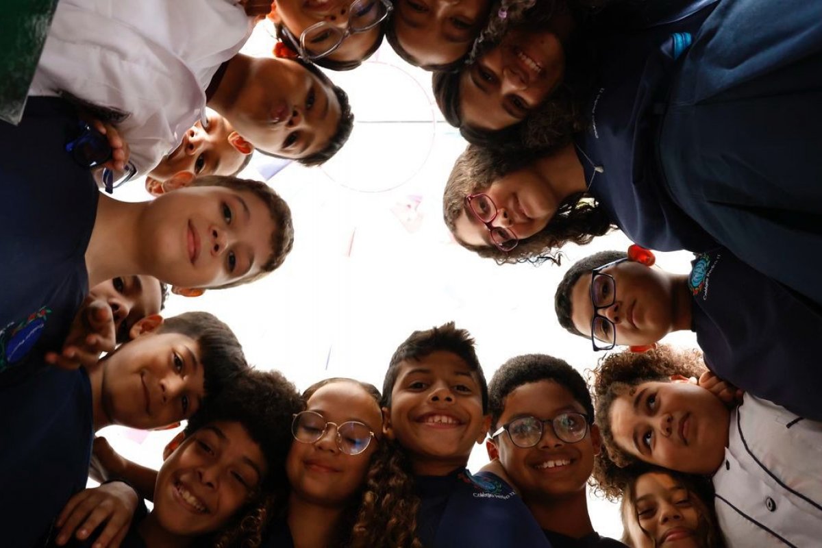 Vídeo: Um experimento revela como meninos e meninas reagem sem adultos ao ficarem sozinhas em casa