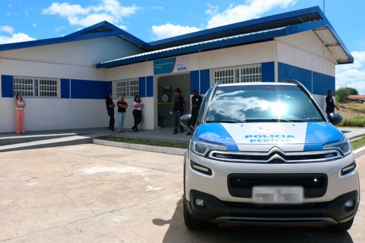 Mulher é morta a tiros dentro de casa em Jequié, na Bahia
