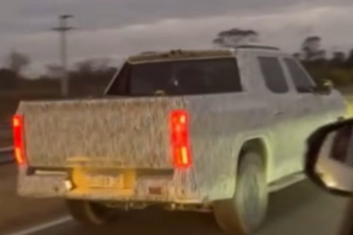 Nova Amarok é flagrada na Argentina: picape terá base da SAIC MAXUS