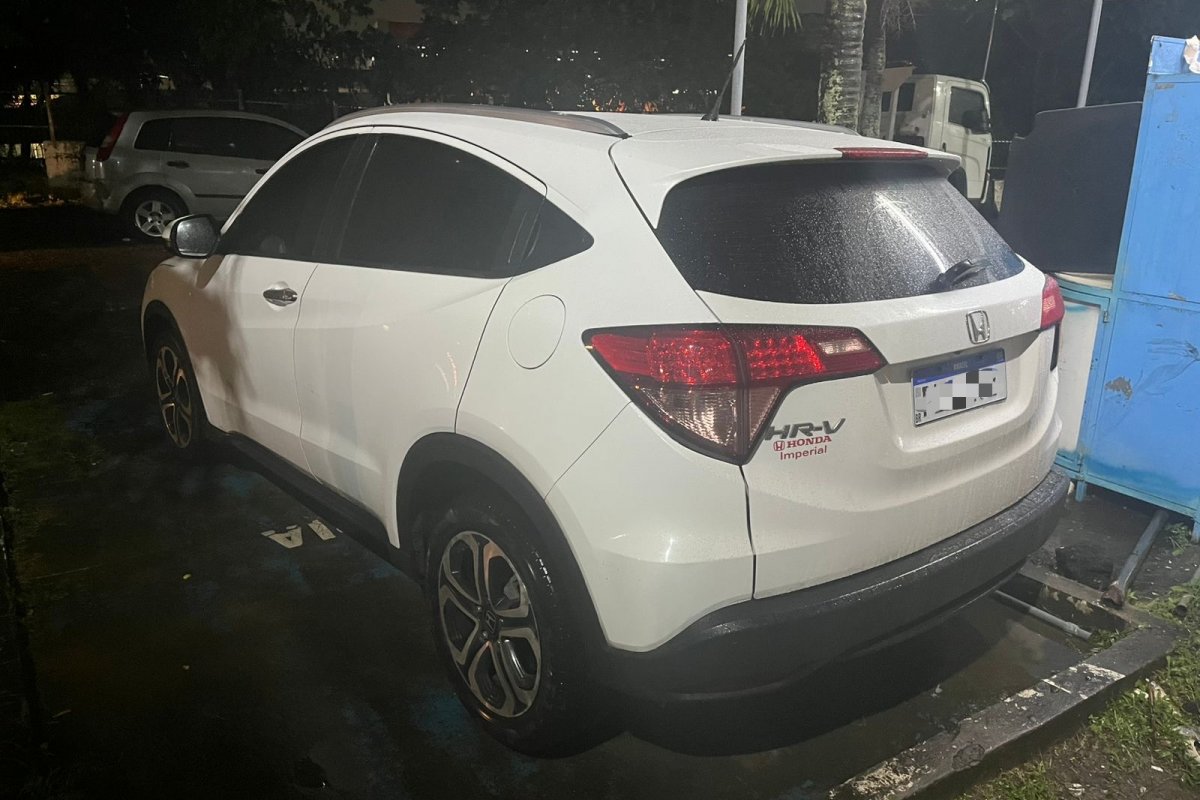 Veículo com sinais de adulteração é apreendido pela PM em Cajazeiras