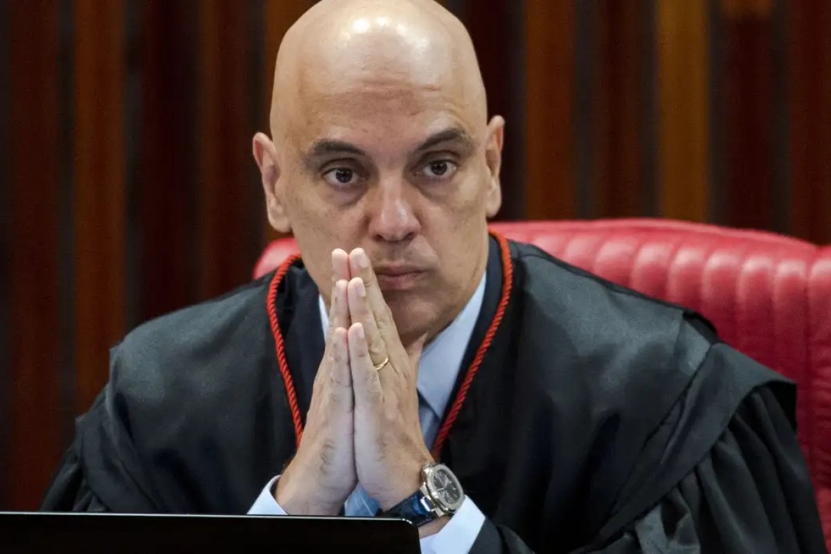 Moraes cita Suprema Corte dos EUA e Hitler em decisão contra acampamentos próximos ao STF