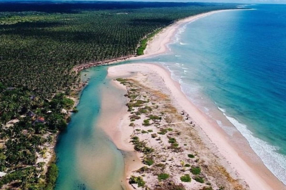 Turista de Minas Gerais é encontrado morto em areia de praia na Bahia