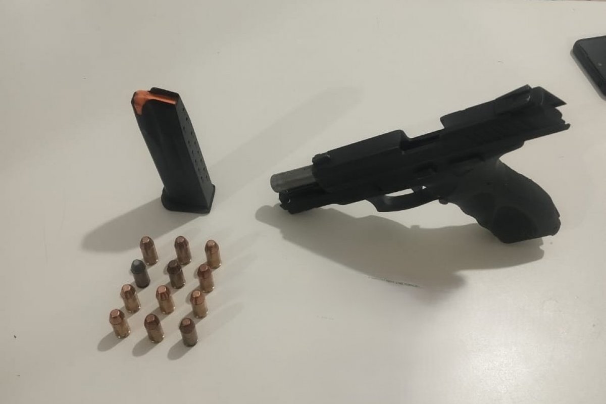 Homem é detido com pistola durante abordagem policial em Nova Viçosa