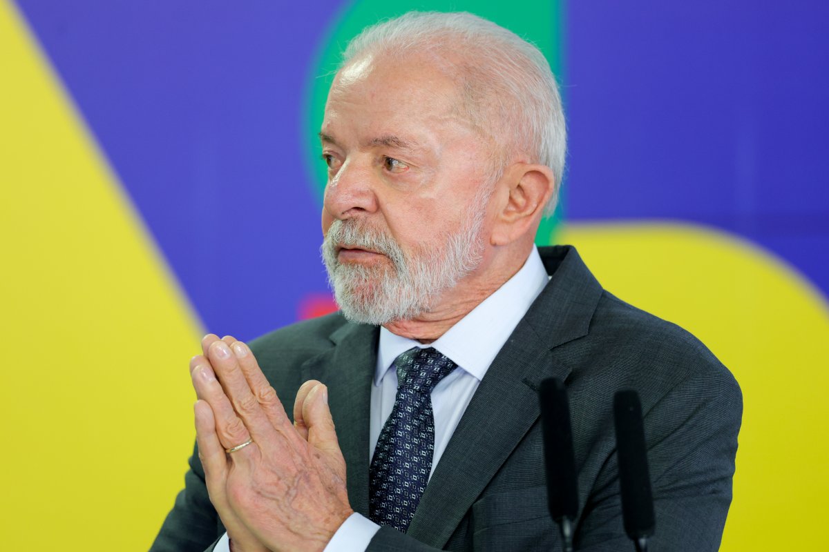 Lula pede diálogo com Trump a poucos dias do início do tarifaço: 'vamos tentar resolver'