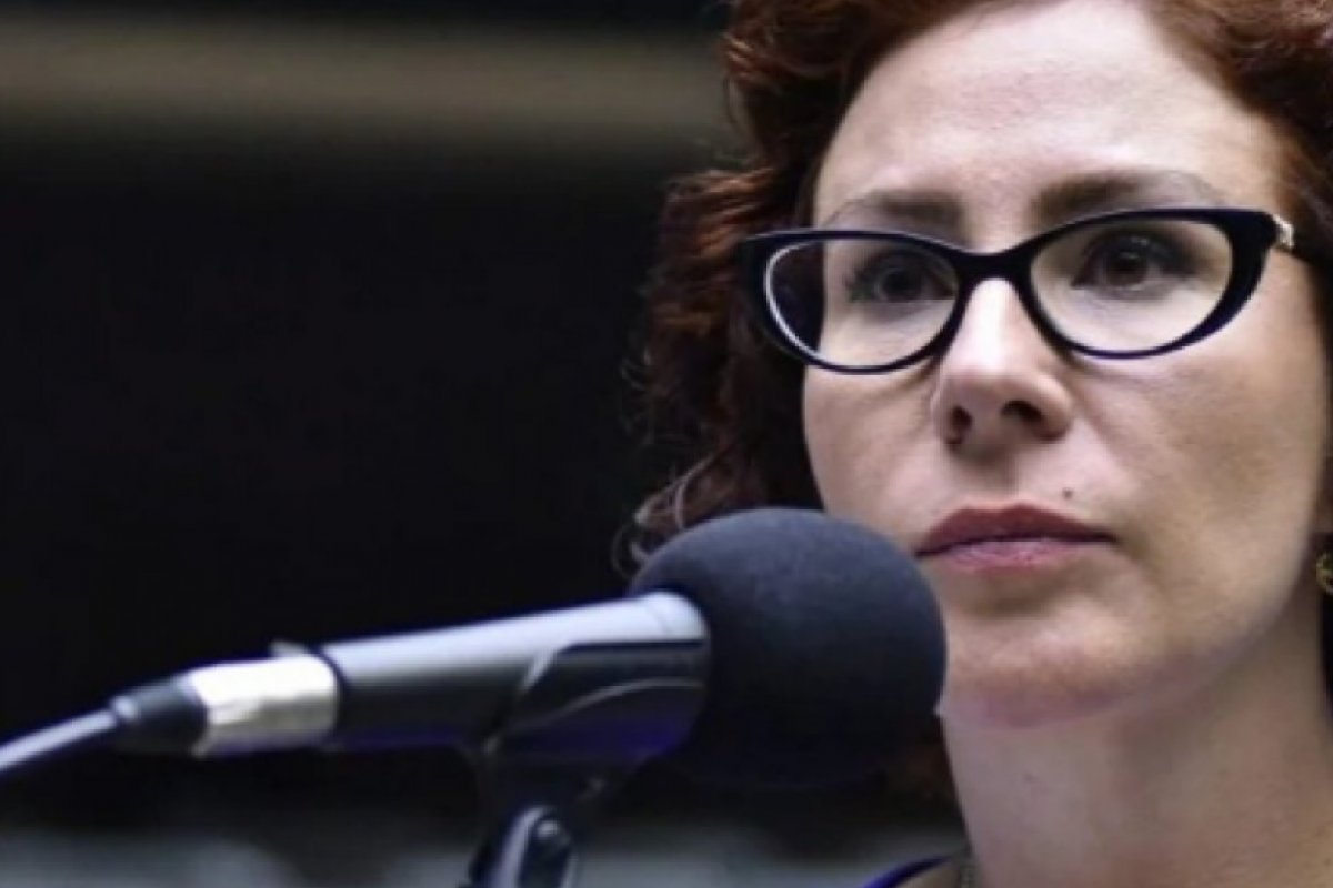 Vídeo: "se eu tiver que cumprir qualquer pena vai ser aqui na Itália", diz Carla Zambelli
