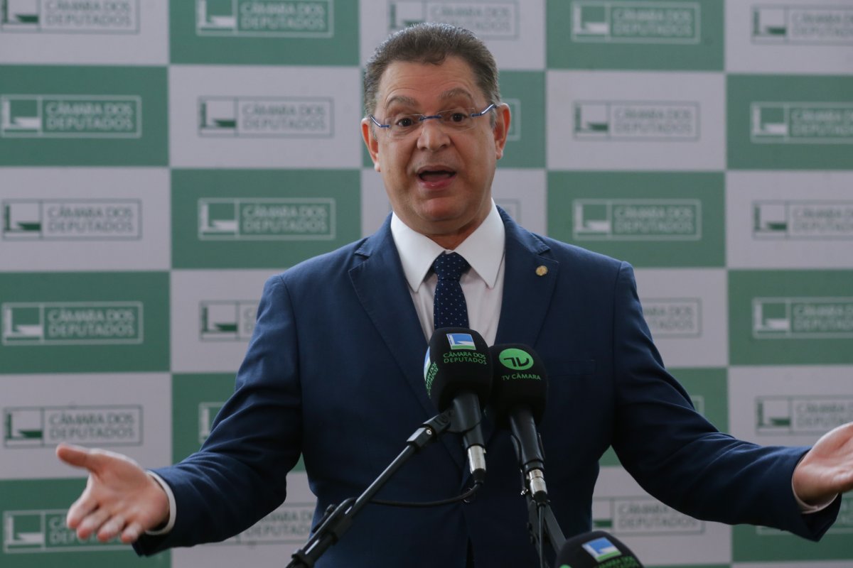 Líder do PL nega desamparo a Zambelli e reforça apoio para manutenção de mandato