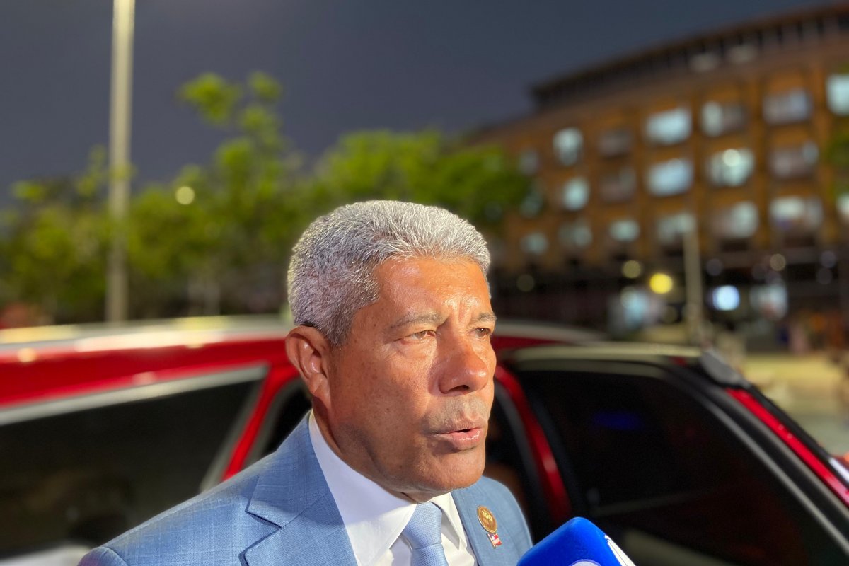 Áudio: Às vésperas do tarifaço, Jerônimo diz que a Bahia busca outros mercados de exportação
