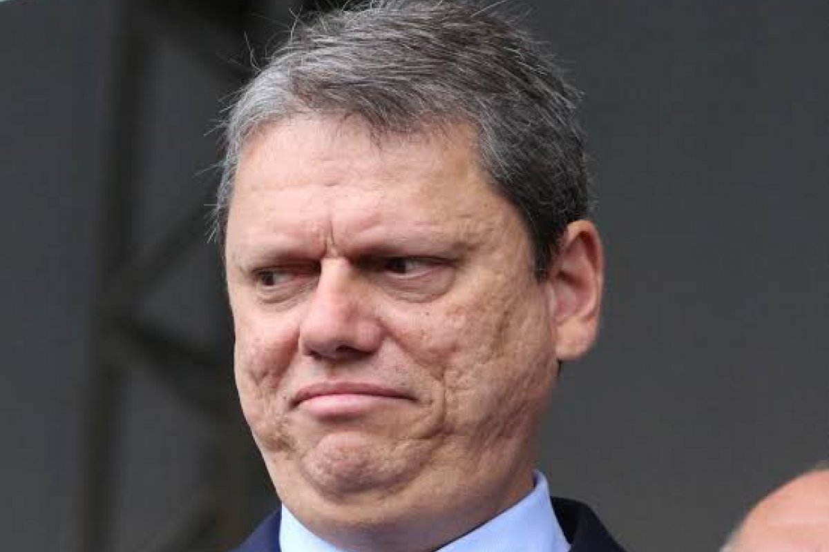 PF investiga doadora de campanha de Tarcísio por suspeita de lavagem de dinheiro do PCC