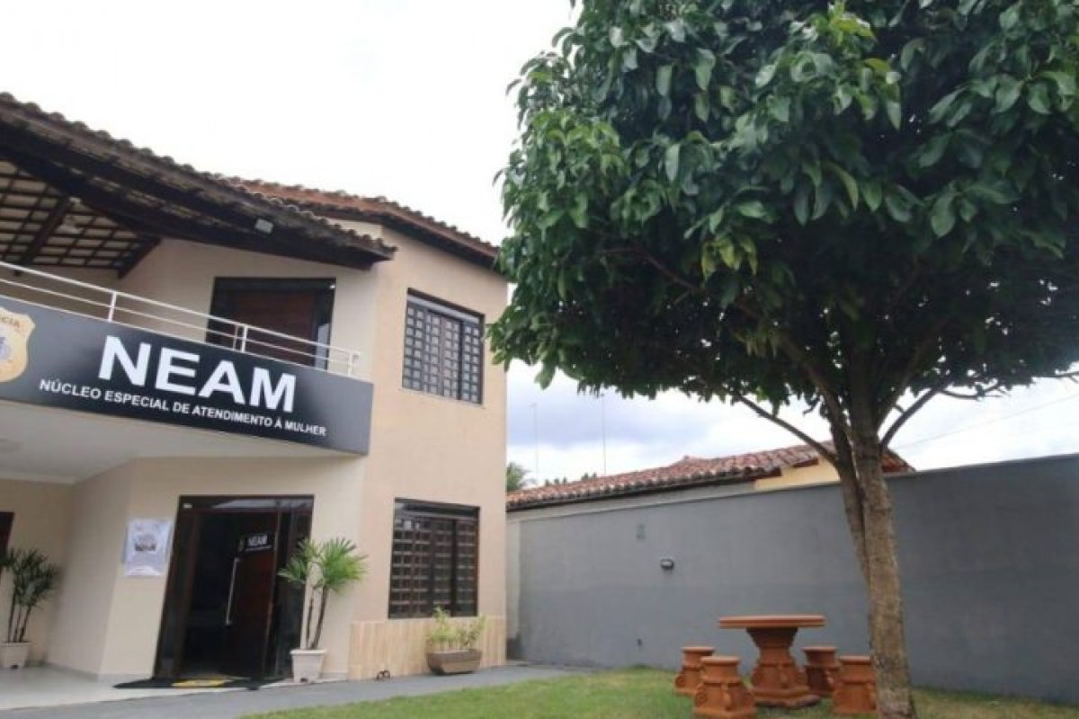 Homem é preso após incendiar casa da ex-companheira com coquetel motolov em Santo Estevão