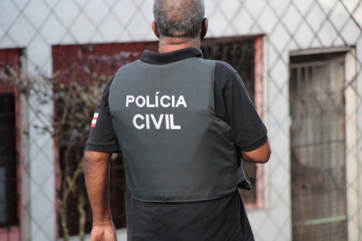 Homem é detido por incendiar casa e ferir criança em Luís Eduardo Magalhães