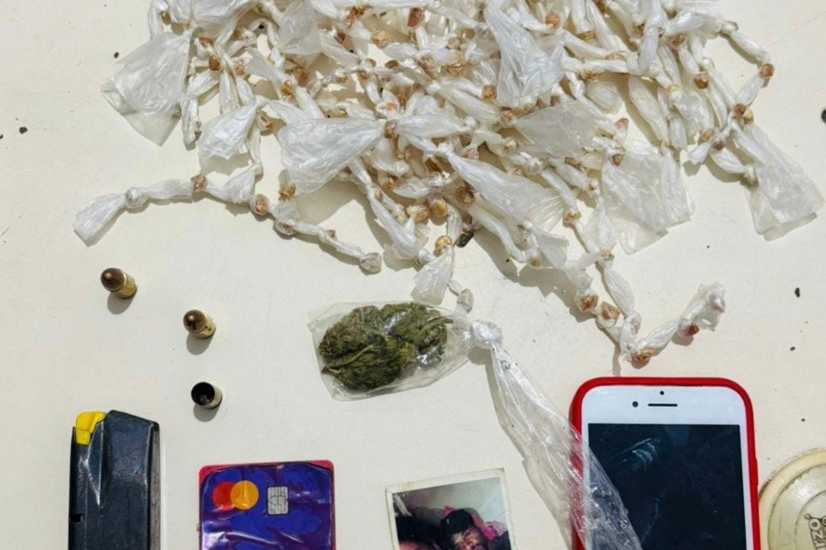 Acampamento ilegal é localizado pela PM com drogas e munições em São Francisco do Conde