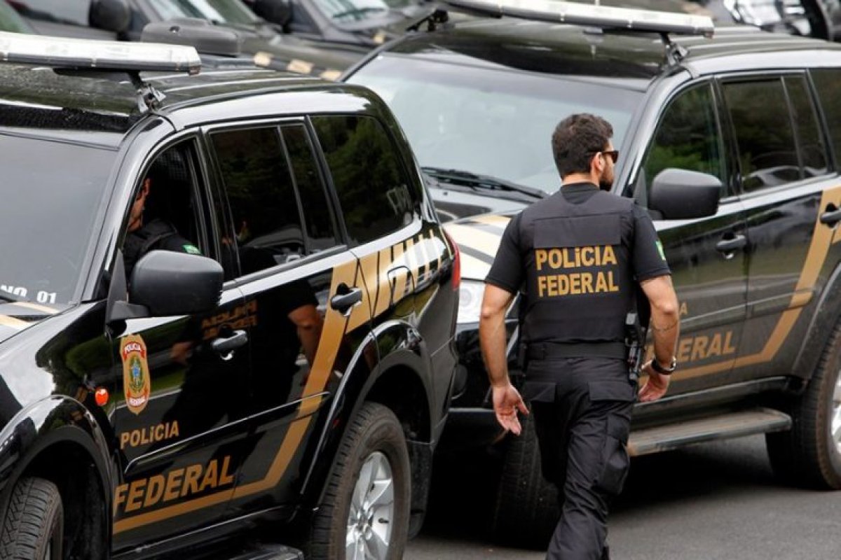 Polícia Federal faz operação para apurar fraudes bancárias eletrônicas em Vitória da Conquista