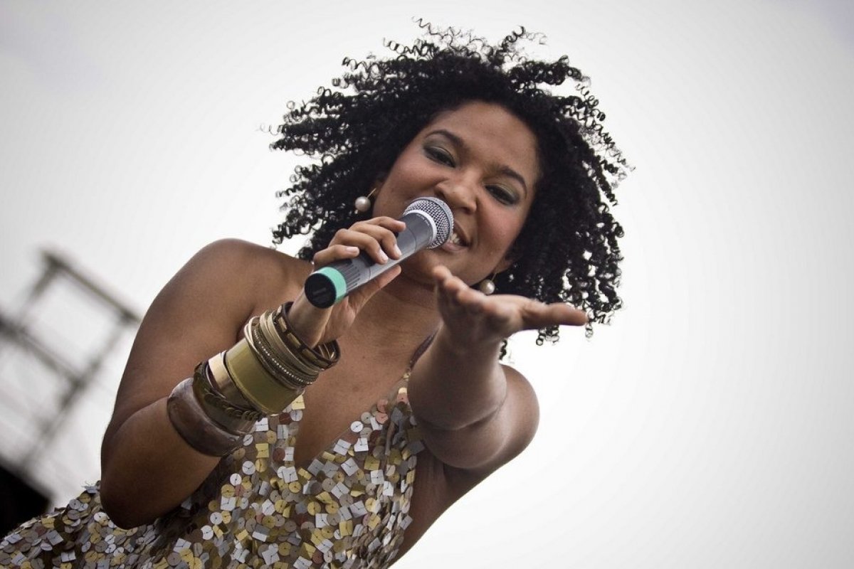 Casa 'Respeita as Mina' abre espaço para ponto de orientação para as mulheres durante a folia