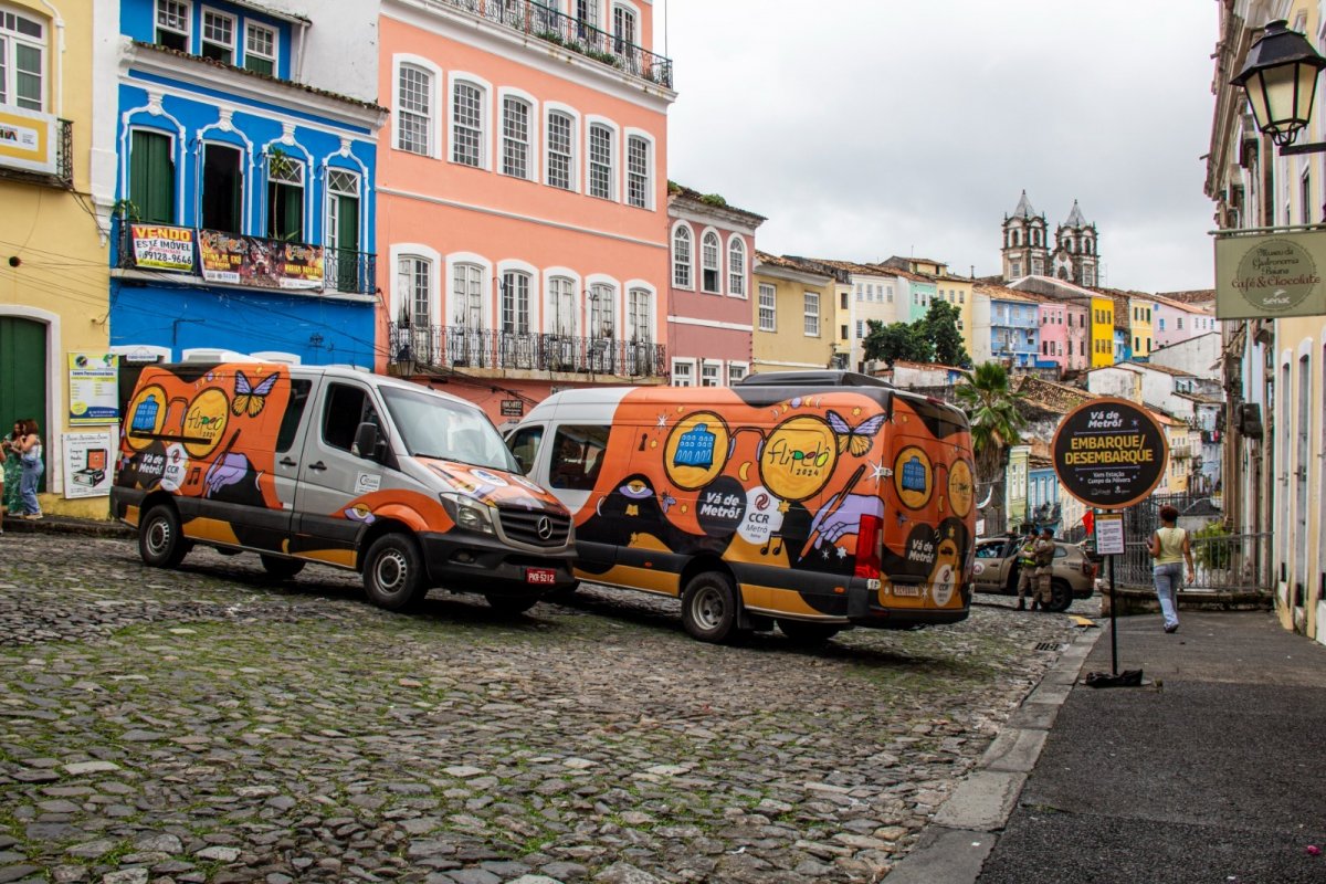 FLIPELÔ oferece transporte gratuito entre metrô e Pelourinho durante evento