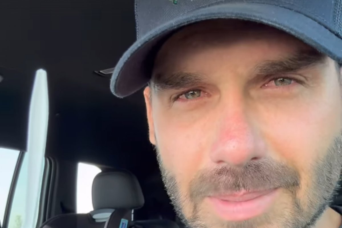 Vídeo: Eduardo Bolsonaro encerra promessa divina após sanção contra Moraes