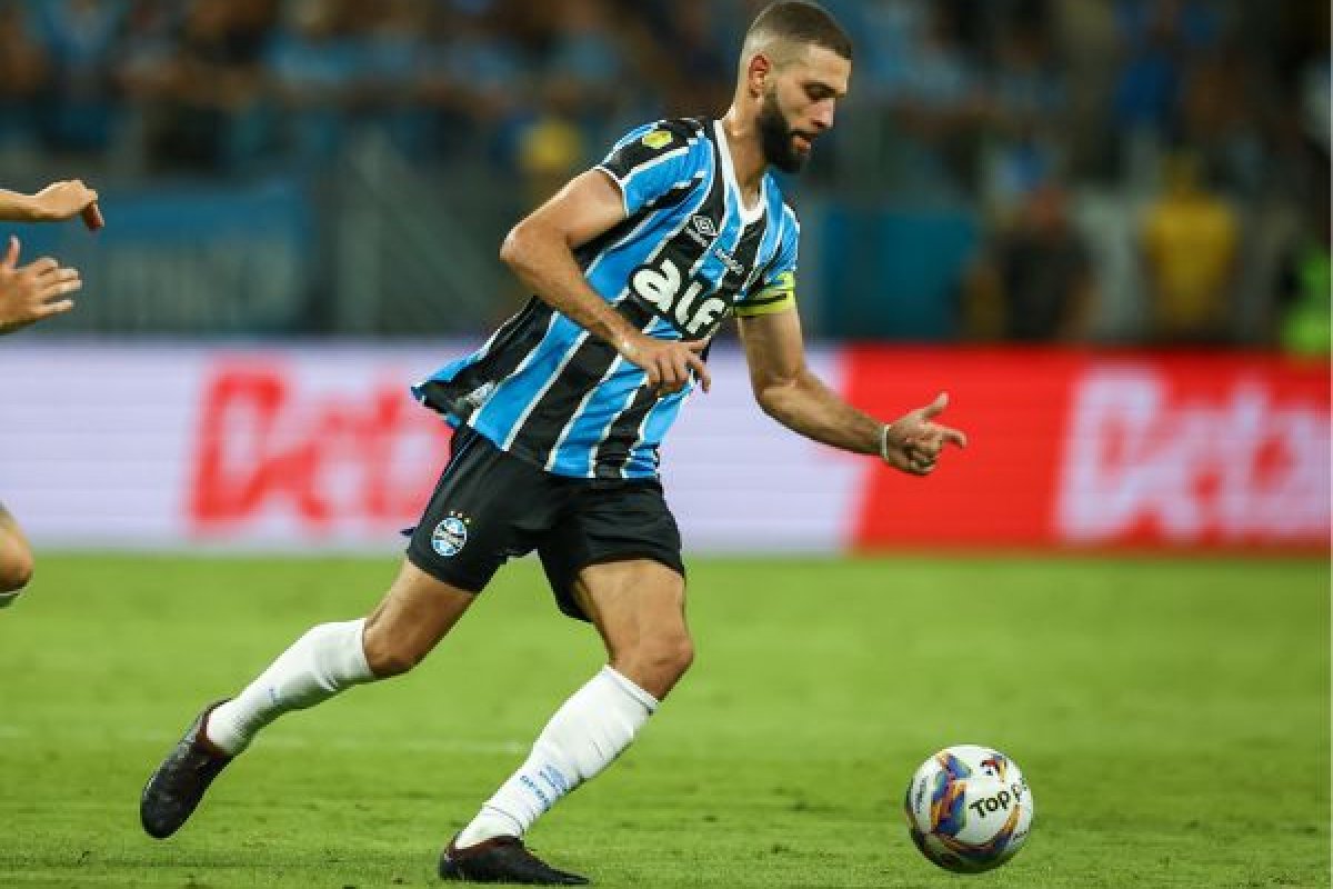 Vitória é punido por cânticos homofóbicos contra zagueiro Wagner Leonardo; veja pena