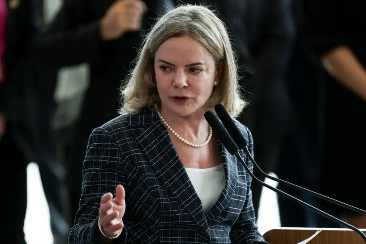 "Trump devia usar a Lei Magnitsky contra seu parceiro Netanyahu, pelo massacre desumano em Gaza", afirma Gleisi