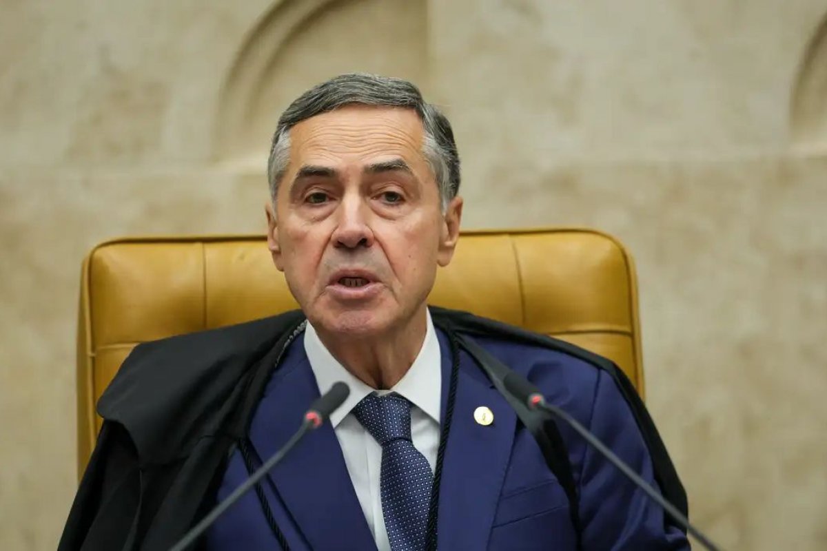 Barroso defende atuação de Moraes e destaca papel do STF na preservação democrática