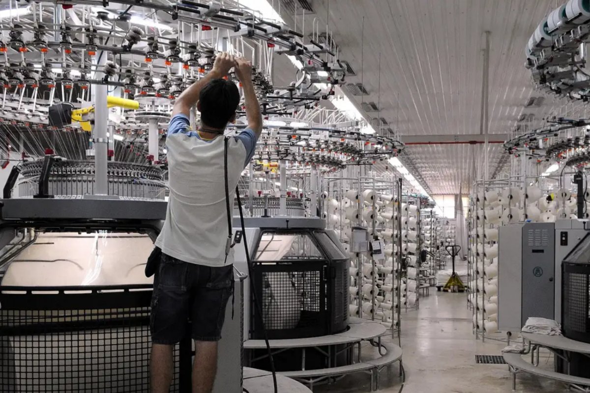 Produção industrial sobe 0,1% em junho, depois de dois meses de queda