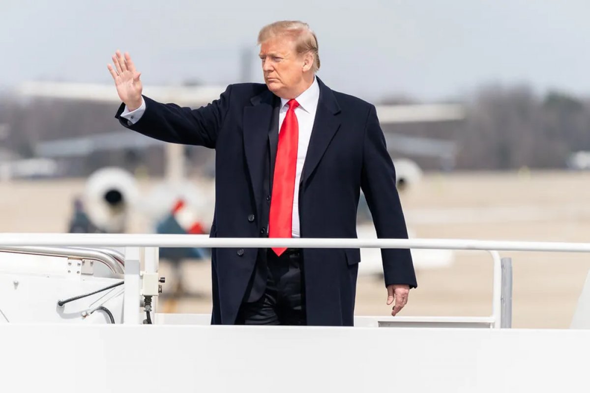 Trump ordena posicionamento de submarinos nucleares em resposta a ameaças da Rússia