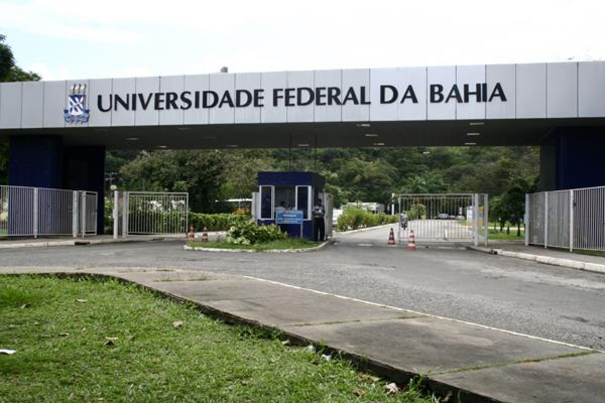 UFBA divulga processo seletivo com 52 vagas para professor substituto; confira lista
