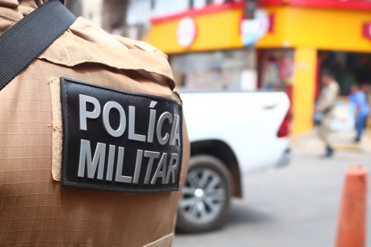 Homem com mandado de prisão é preso no extremo sul da Bahia após denúncia