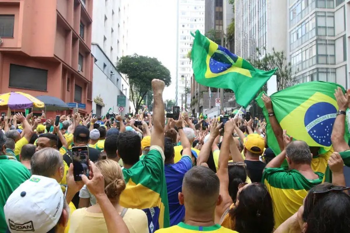 Pelo terceiro fim de semana seguido, aliados de Bolsonaro realizam atos por anistia e contra Moraes