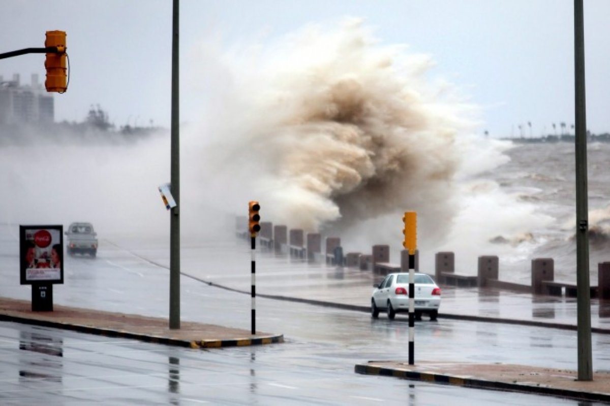 Ciclone extratropical deixa mais de 8 mil uruguaios desalojados