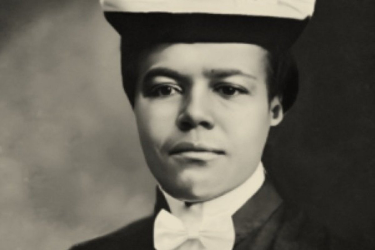 Primeira médica negra do Brasil é homenageada em centro cirúrgico em Salvador!