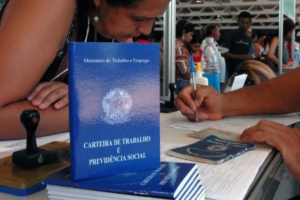 SineBahia oferece vagas de emprego nesta terça-feira (5)