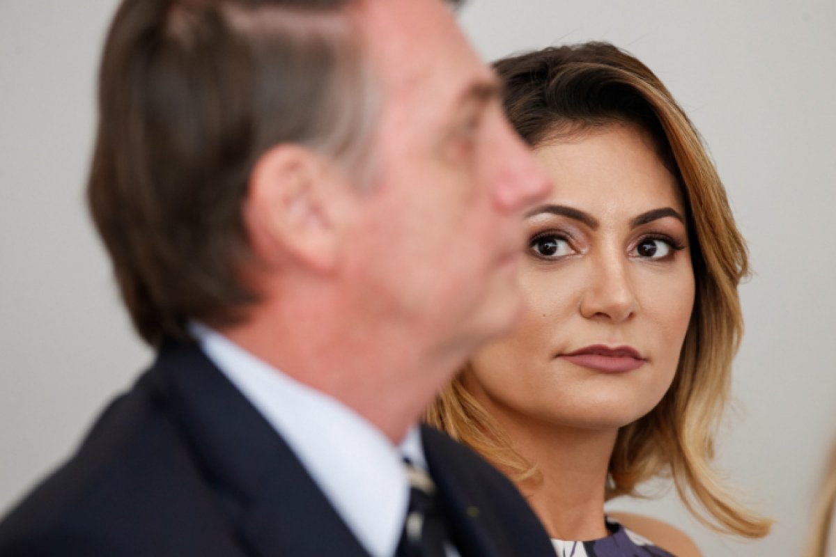 Michelle Bolsonaro publica mensagem bíblica após prisão do marido
