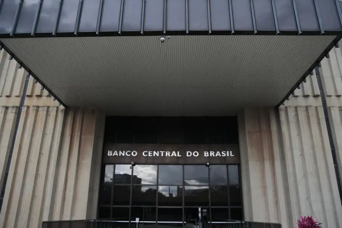 Tarifaço de Trump tem impacto relevante sobre setores, e Copom deve ter cautela com juros, mostra ata