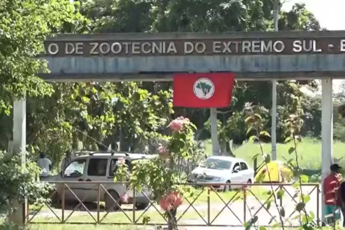 Após 15 dias, integrantes do MST saíram da estação de zootecnia em Itabela