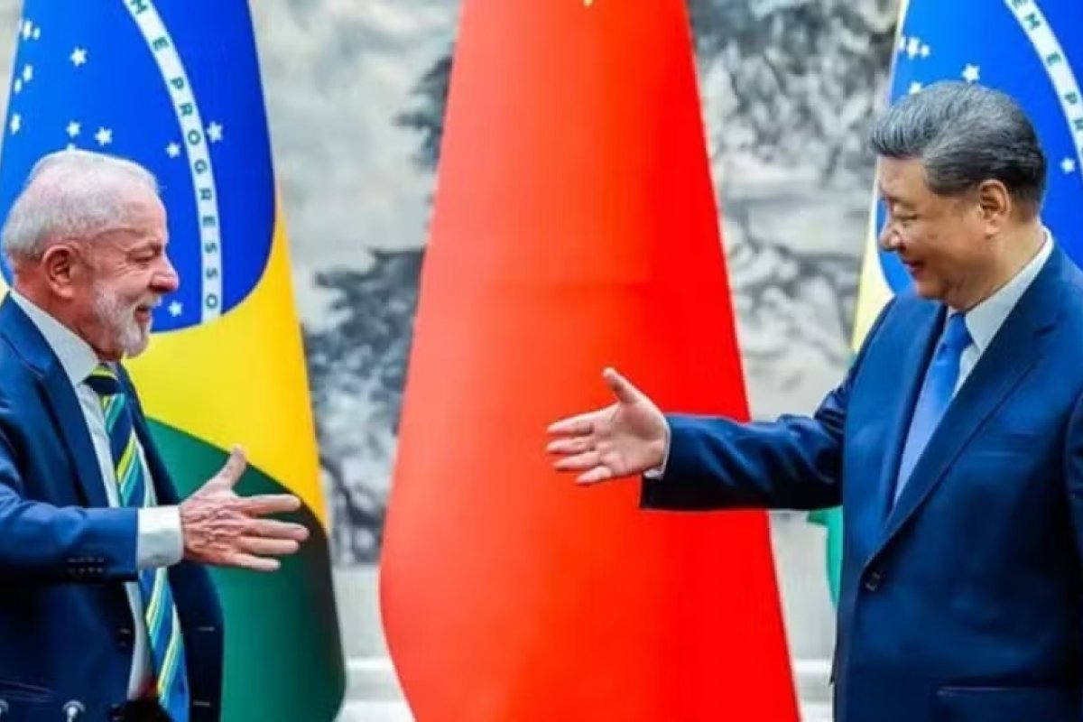 China reafirma apoio ao Brasil contra tarifaço dos EUA e critica 'intimidação' de Trump; taxas entram em vigor nesta quarta (6)