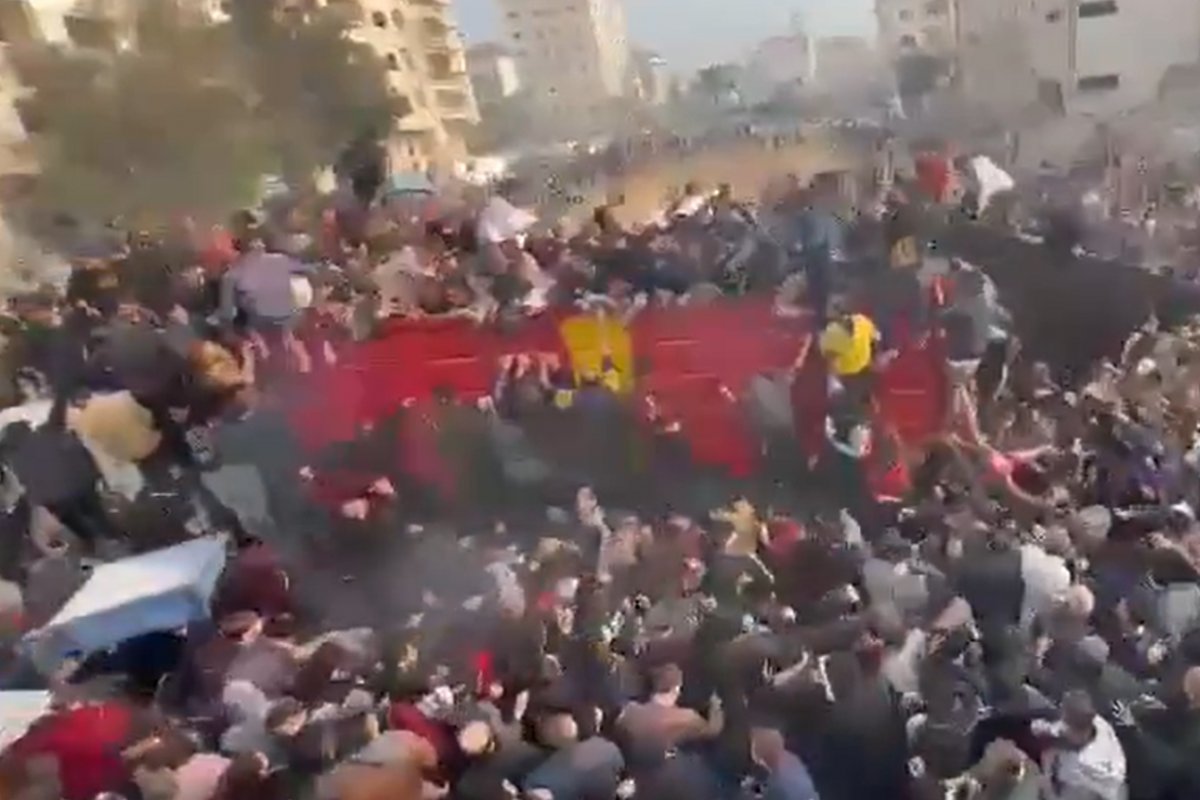 Acidente com caminhões de ajuda humanitária deixa 20 mortos e feridos em Gaza