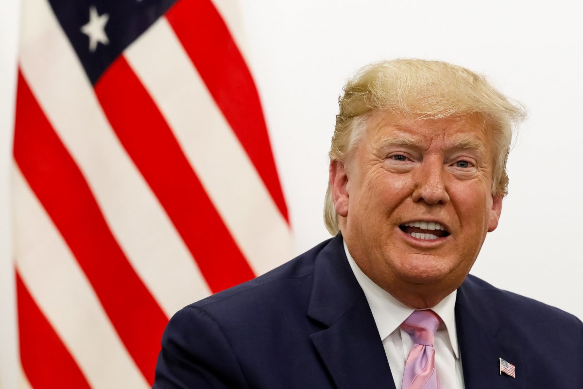 Trump anuncia tarifa extra de 25% contra a Índia