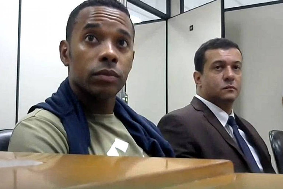 STJ adia julgamento de recurso da defesa de Robinho para reavaliação de pena