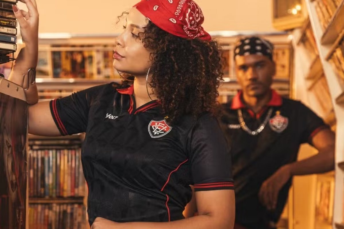 Vitória lança novo uniforme 3 com estética da década de 90