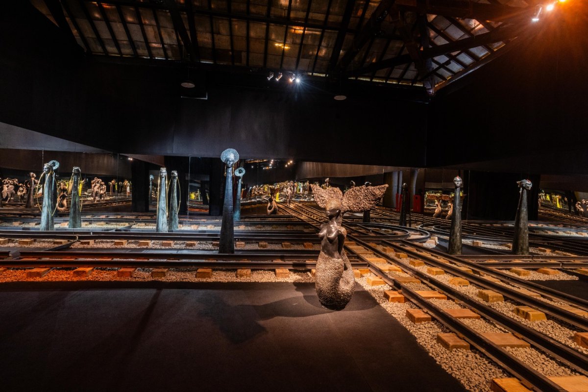 Exposição no MUNCAB homenageia trajetória de mulheres negras com obras monumentais e experiência imersiva
