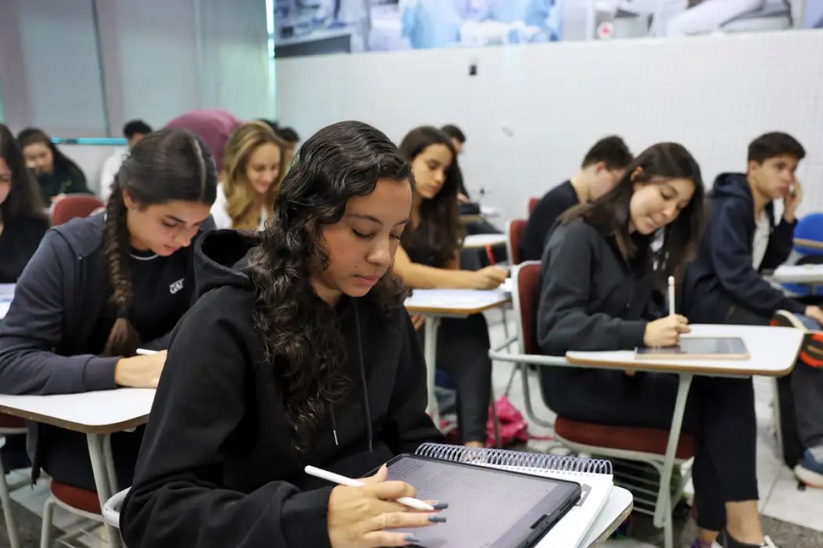 Fies 2025: divulgada lista de espera do segundo semestre