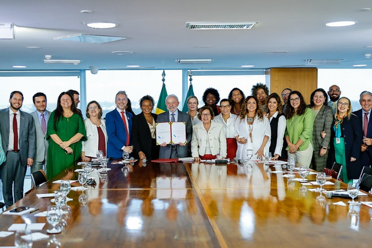 Lula sanciona projeto que cria o Dia Nacional da Axé Music