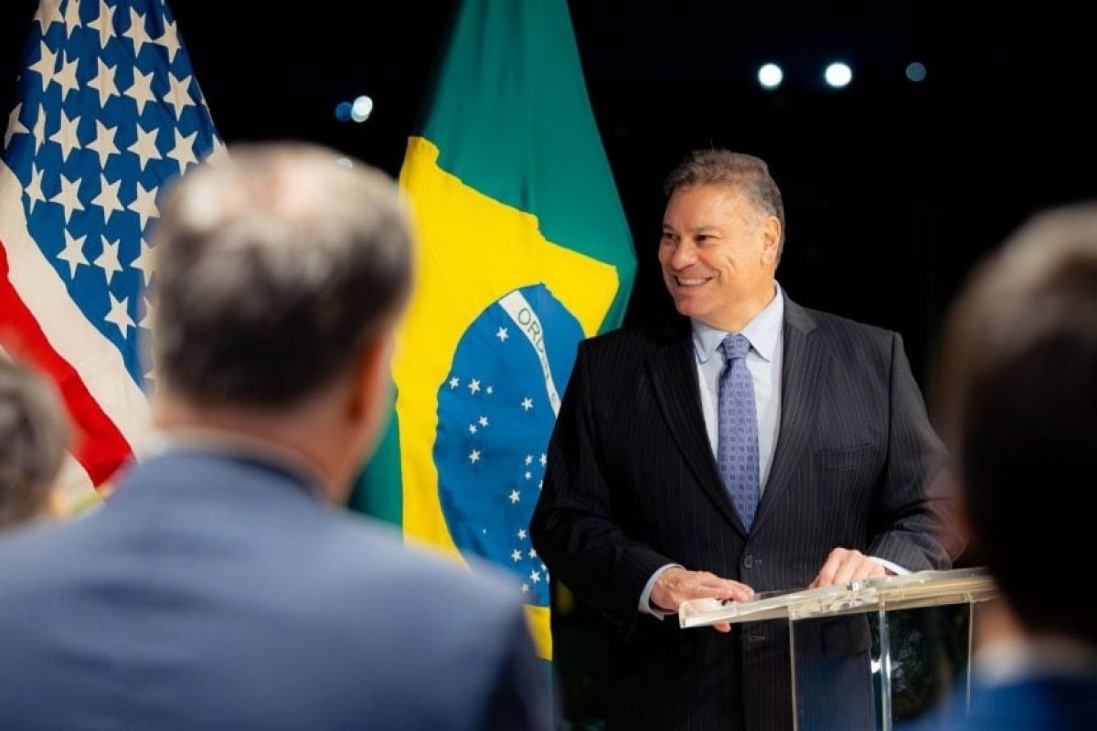 Alckmin se reúne com diplomata dos EUA após entrada em vigor de tarifaço de Trump