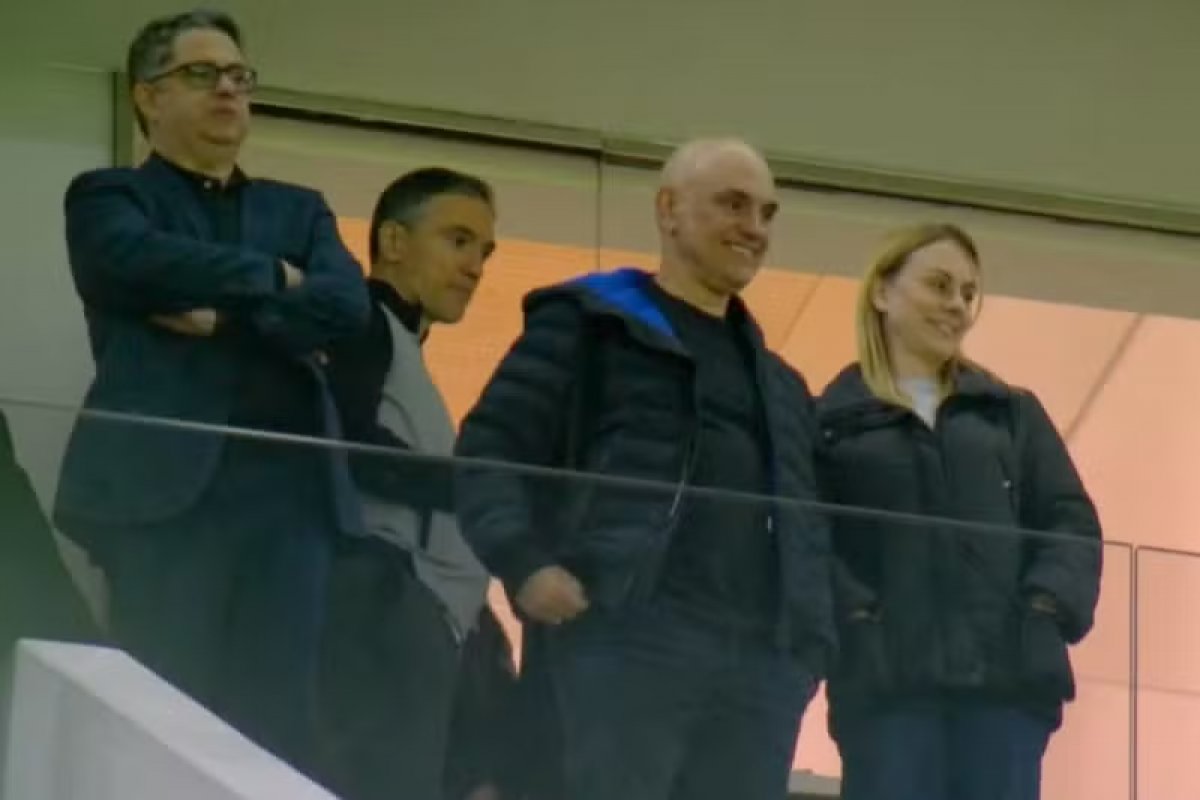 Jornalista que registrou gesto obsceno de Moraes é demitido