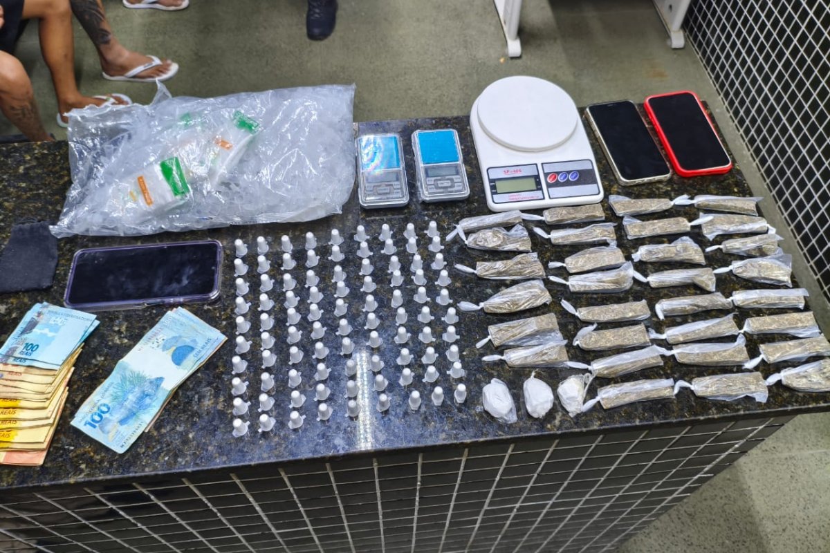 Trio é preso suspeito de tráfico de drogas no extremo sul da Bahia