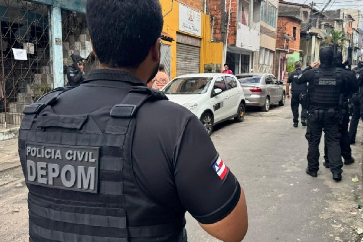 Homem suspeito de cometer 10 assaltos em bairro de Salvador é preso em operação